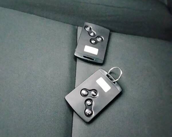 Белый Рено Меган, объемом двигателя 1.46 л и пробегом 239 тыс. км за 7200 $, фото 33 на Automoto.ua