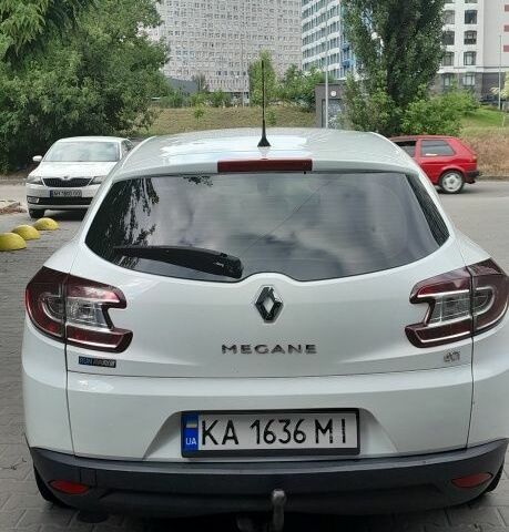 Белый Рено Меган, объемом двигателя 1.5 л и пробегом 420 тыс. км за 5900 $, фото 4 на Automoto.ua