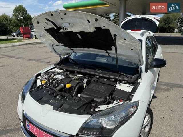 Белый Рено Меган, объемом двигателя 1.5 л и пробегом 225 тыс. км за 7699 $, фото 103 на Automoto.ua