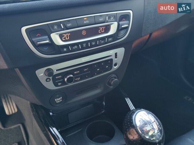 Білий Рено Меган, об'ємом двигуна 1.5 л та пробігом 238 тис. км за 9000 $, фото 28 на Automoto.ua