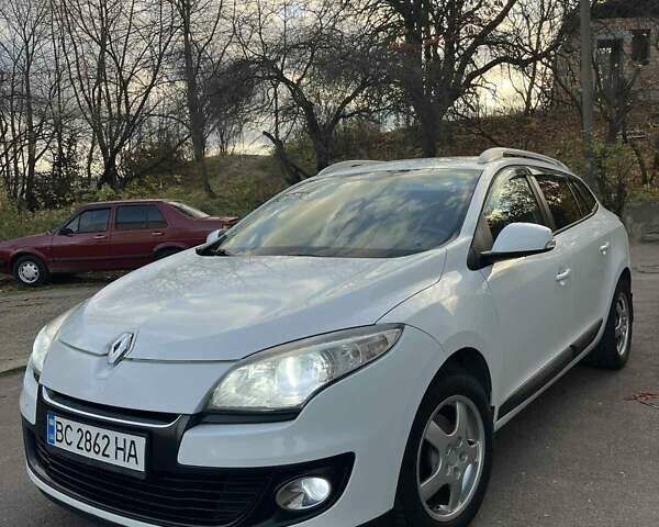 Белый Рено Меган, объемом двигателя 1.5 л и пробегом 310 тыс. км за 8300 $, фото 5 на Automoto.ua