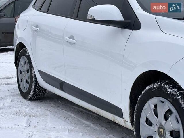 Білий Рено Меган, об'ємом двигуна 1.46 л та пробігом 265 тис. км за 6990 $, фото 13 на Automoto.ua