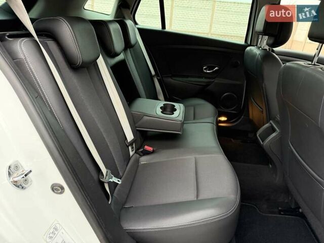 Білий Рено Меган, об'ємом двигуна 1.5 л та пробігом 228 тис. км за 8999 $, фото 144 на Automoto.ua