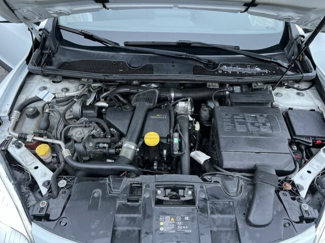 Белый Рено Меган, объемом двигателя 1.5 л и пробегом 250 тыс. км за 7700 $, фото 10 на Automoto.ua