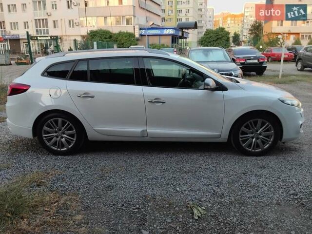 Білий Рено Меган, об'ємом двигуна 1.5 л та пробігом 250 тис. км за 9300 $, фото 3 на Automoto.ua