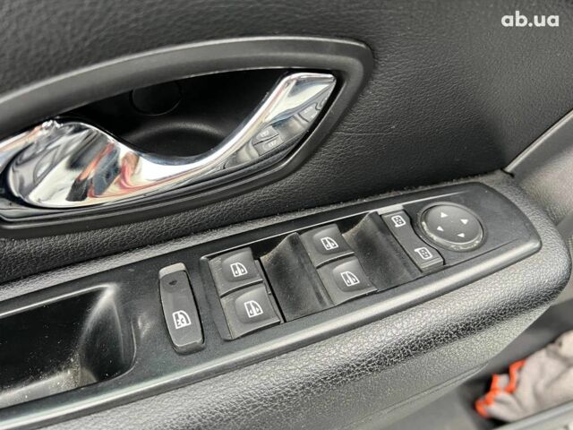 Білий Рено Меган, об'ємом двигуна 1.5 л та пробігом 240 тис. км за 8190 $, фото 15 на Automoto.ua