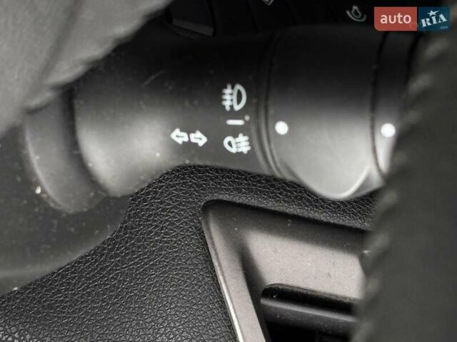 Білий Рено Меган, об'ємом двигуна 1.46 л та пробігом 265 тис. км за 6990 $, фото 42 на Automoto.ua