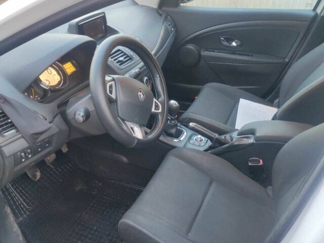 Білий Рено Меган, об'ємом двигуна 1.5 л та пробігом 298 тис. км за 7500 $, фото 2 на Automoto.ua