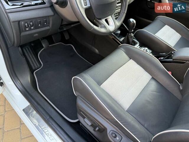 Белый Рено Меган, объемом двигателя 1.5 л и пробегом 225 тыс. км за 7699 $, фото 155 на Automoto.ua