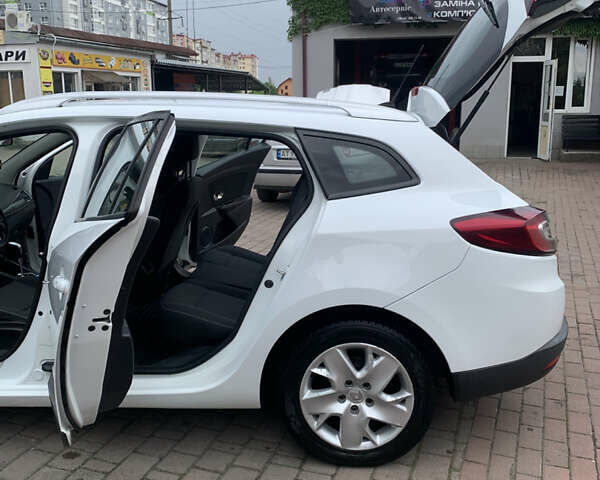 Білий Рено Меган, об'ємом двигуна 1.5 л та пробігом 264 тис. км за 7650 $, фото 5 на Automoto.ua