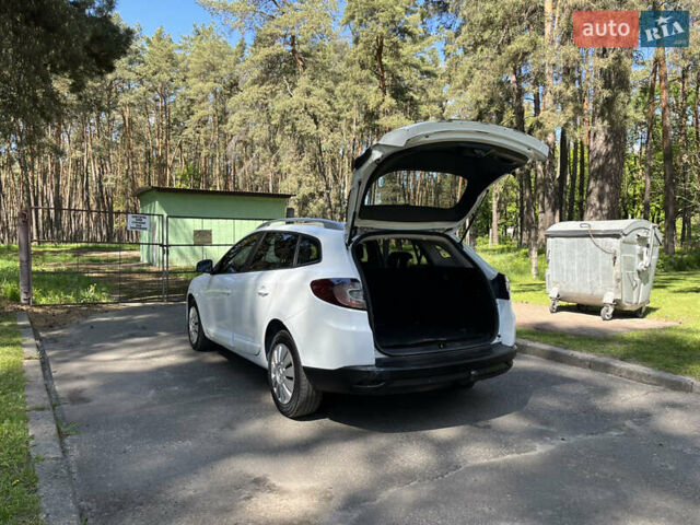 Білий Рено Меган, об'ємом двигуна 1.5 л та пробігом 210 тис. км за 6200 $, фото 11 на Automoto.ua