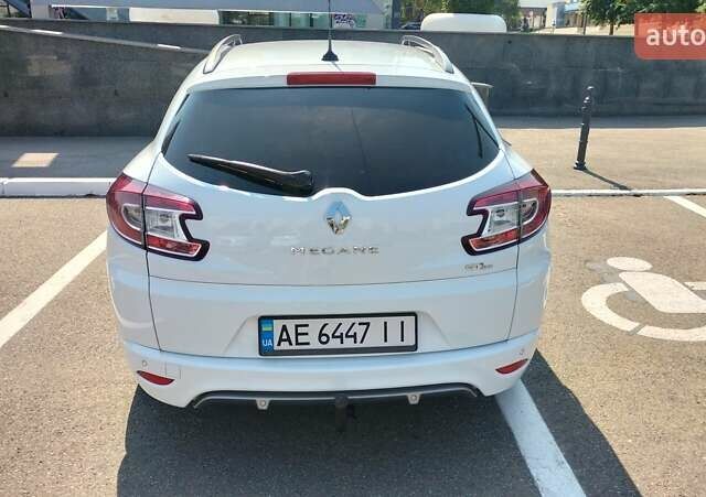 Белый Рено Меган, объемом двигателя 1.5 л и пробегом 300 тыс. км за 7800 $, фото 10 на Automoto.ua