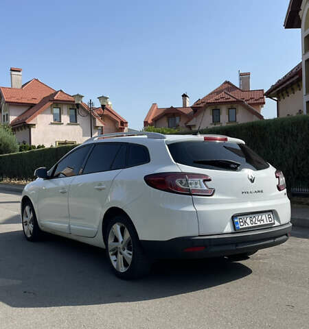 Белый Рено Меган, объемом двигателя 1.46 л и пробегом 258 тыс. км за 6700 $, фото 3 на Automoto.ua