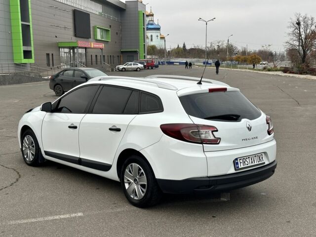 Белый Рено Меган, объемом двигателя 1.5 л и пробегом 231 тыс. км за 6500 $, фото 4 на Automoto.ua