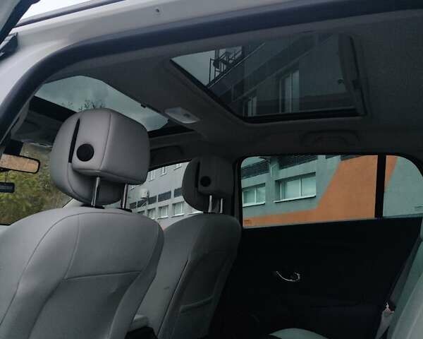 Белый Рено Меган, объемом двигателя 1.5 л и пробегом 264 тыс. км за 8200 $, фото 16 на Automoto.ua