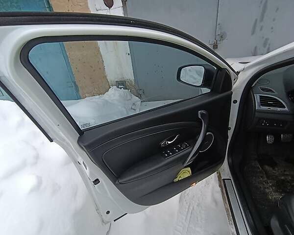 Білий Рено Меган, об'ємом двигуна 1.5 л та пробігом 220 тис. км за 8700 $, фото 15 на Automoto.ua