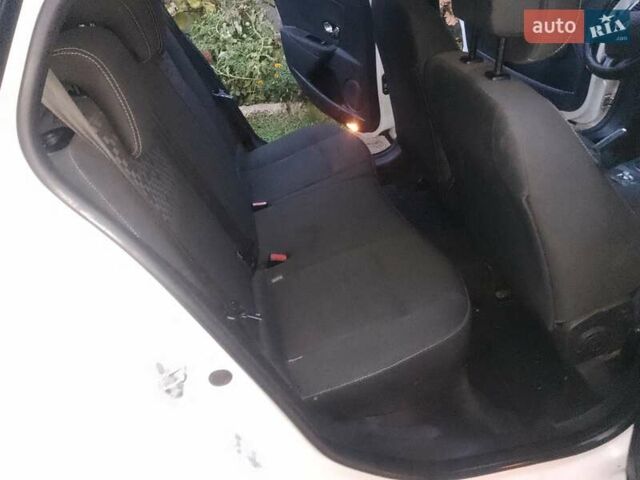 Белый Рено Меган, объемом двигателя 1.46 л и пробегом 333 тыс. км за 7000 $, фото 4 на Automoto.ua