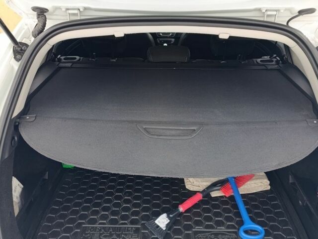 Білий Рено Меган, об'ємом двигуна 1.5 л та пробігом 217 тис. км за 8400 $, фото 4 на Automoto.ua