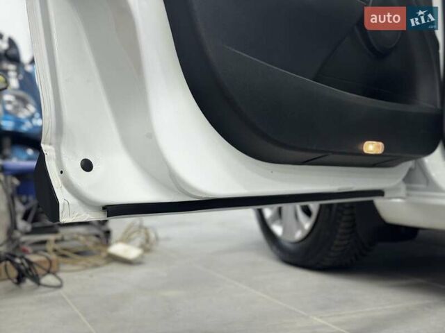 Білий Рено Меган, об'ємом двигуна 1.5 л та пробігом 270 тис. км за 6699 $, фото 85 на Automoto.ua