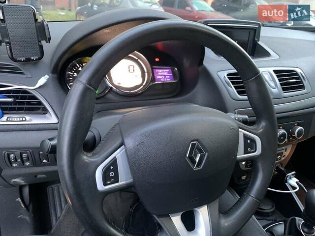 Белый Рено Меган, объемом двигателя 1.5 л и пробегом 260 тыс. км за 8100 $, фото 4 на Automoto.ua