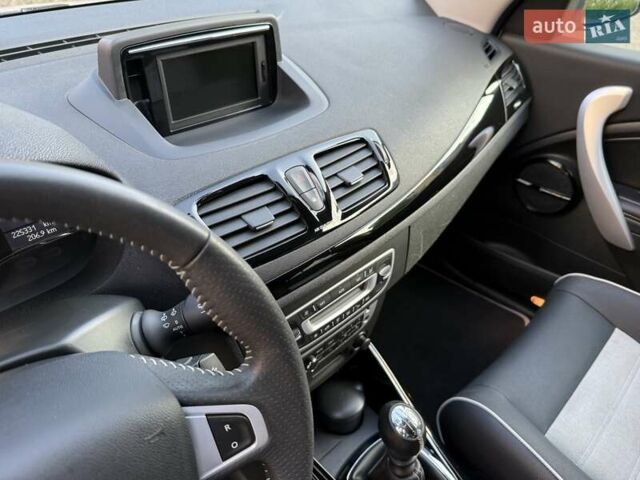 Белый Рено Меган, объемом двигателя 1.5 л и пробегом 225 тыс. км за 7699 $, фото 150 на Automoto.ua