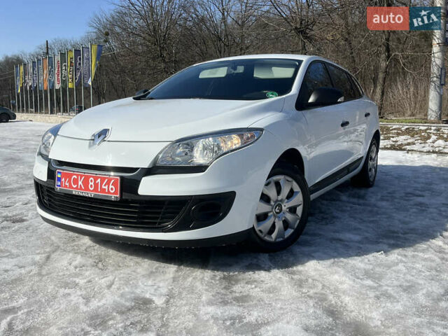 Белый Рено Меган, объемом двигателя 1.6 л и пробегом 98 тыс. км за 7800 $, фото 13 на Automoto.ua