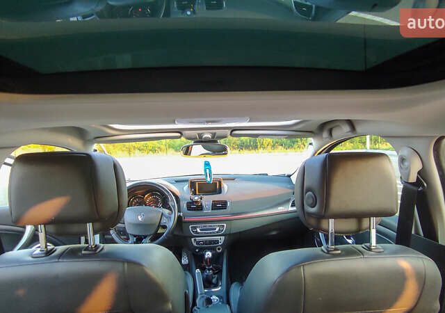 Белый Рено Меган, объемом двигателя 1.5 л и пробегом 198 тыс. км за 10000 $, фото 21 на Automoto.ua