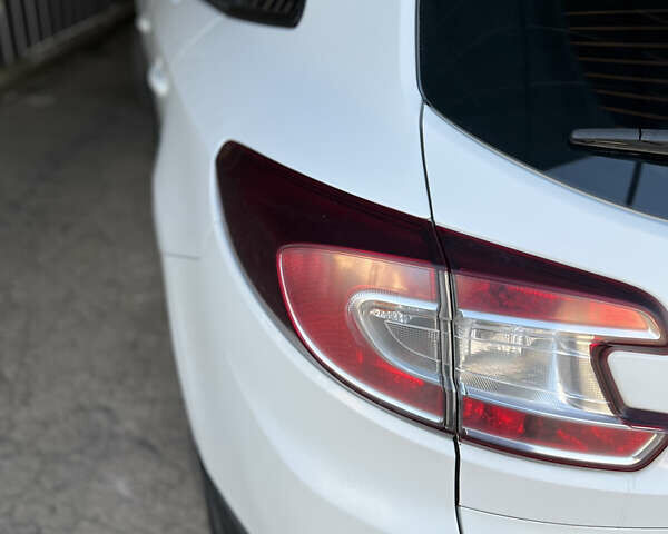 Білий Рено Меган, об'ємом двигуна 1.46 л та пробігом 297 тис. км за 7200 $, фото 12 на Automoto.ua