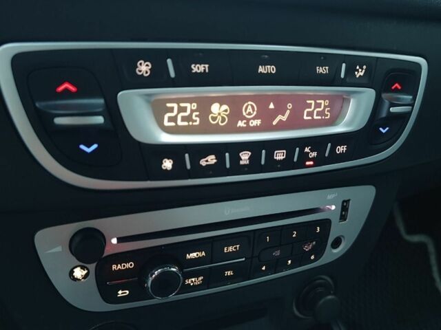 Белый Рено Меган, объемом двигателя 1.5 л и пробегом 264 тыс. км за 8200 $, фото 11 на Automoto.ua