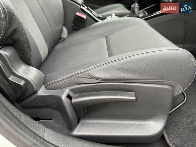 Білий Рено Меган, об'ємом двигуна 1.5 л та пробігом 228 тис. км за 8999 $, фото 129 на Automoto.ua