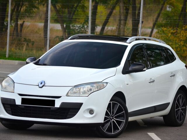 Белый Рено Меган, объемом двигателя 1.5 л и пробегом 162 тыс. км за 8555 $, фото 6 на Automoto.ua