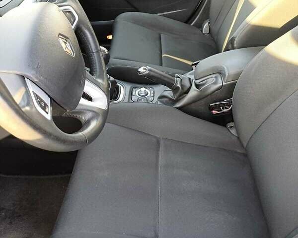 Белый Рено Меган, объемом двигателя 1.5 л и пробегом 271 тыс. км за 8000 $, фото 2 на Automoto.ua