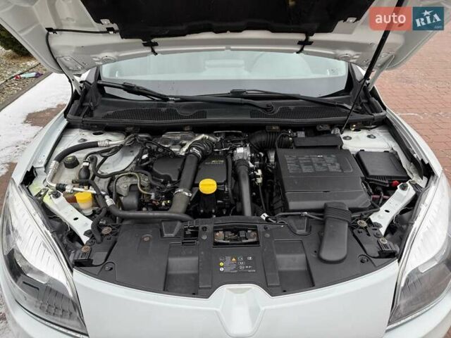 Білий Рено Меган, об'ємом двигуна 1.5 л та пробігом 228 тис. км за 8999 $, фото 156 на Automoto.ua