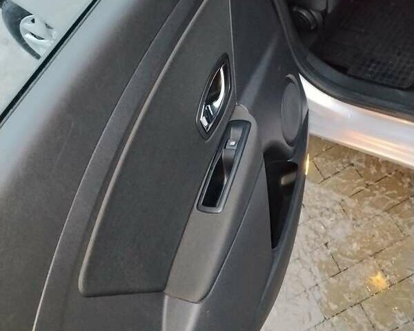 Белый Рено Меган, объемом двигателя 1.46 л и пробегом 239 тыс. км за 7200 $, фото 17 на Automoto.ua