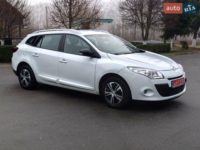 Белый Рено Меган, объемом двигателя 1.6 л и пробегом 57 тыс. км за 7750 $, фото 6 на Automoto.ua