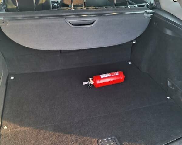 Белый Рено Меган, объемом двигателя 1.46 л и пробегом 331 тыс. км за 7350 $, фото 8 на Automoto.ua