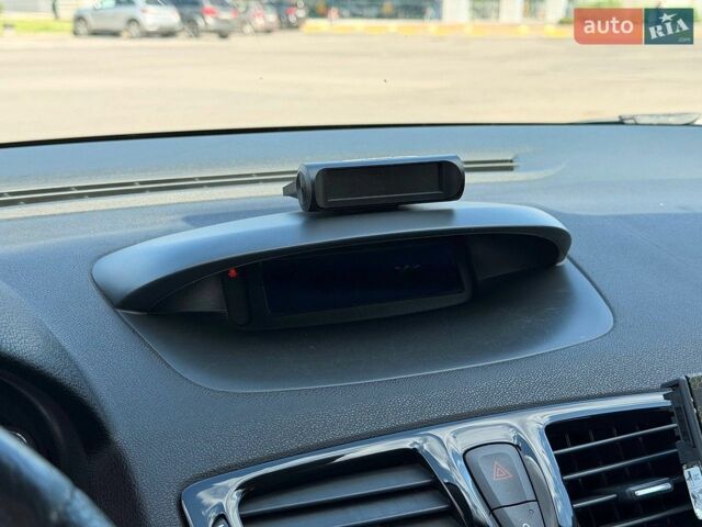 Білий Рено Меган, об'ємом двигуна 1.4 л та пробігом 250 тис. км за 6300 $, фото 58 на Automoto.ua