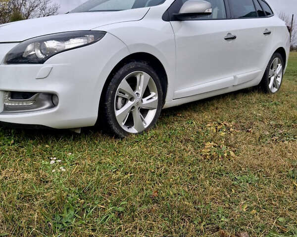 Білий Рено Меган, об'ємом двигуна 1.46 л та пробігом 230 тис. км за 8850 $, фото 2 на Automoto.ua