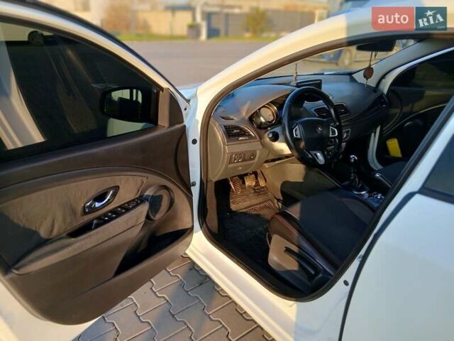 Білий Рено Меган, об'ємом двигуна 1.5 л та пробігом 297 тис. км за 7500 $, фото 8 на Automoto.ua