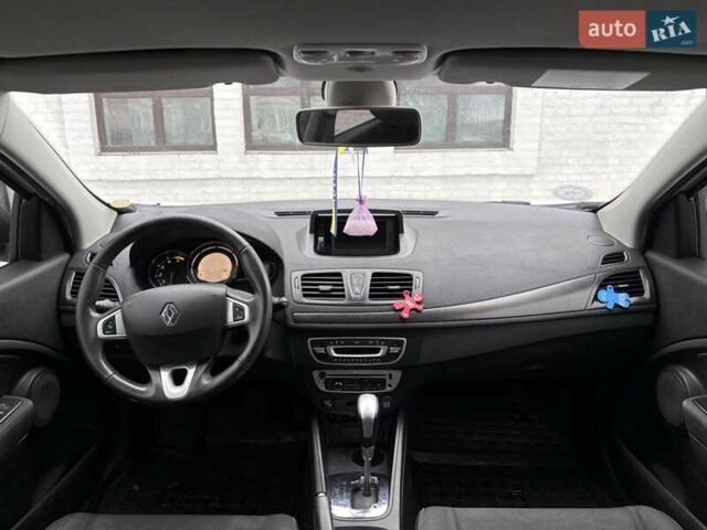 Білий Рено Меган, об'ємом двигуна 1.46 л та пробігом 265 тис. км за 6990 $, фото 66 на Automoto.ua