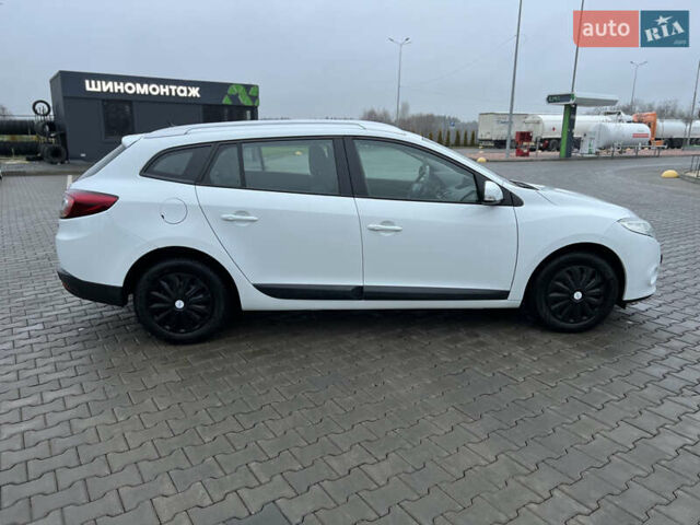 Білий Рено Меган, об'ємом двигуна 1.5 л та пробігом 250 тис. км за 7900 $, фото 4 на Automoto.ua