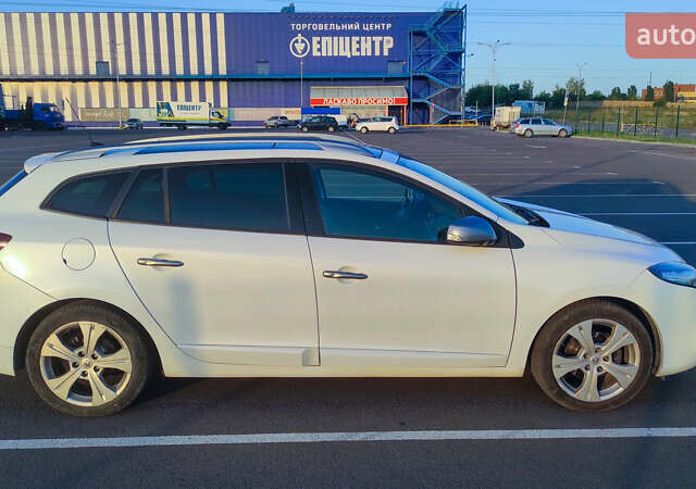 Белый Рено Меган, объемом двигателя 1.5 л и пробегом 198 тыс. км за 10000 $, фото 2 на Automoto.ua