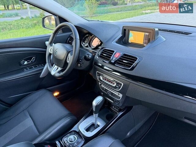 Білий Рено Меган, об'ємом двигуна 1.46 л та пробігом 246 тис. км за 8999 $, фото 64 на Automoto.ua