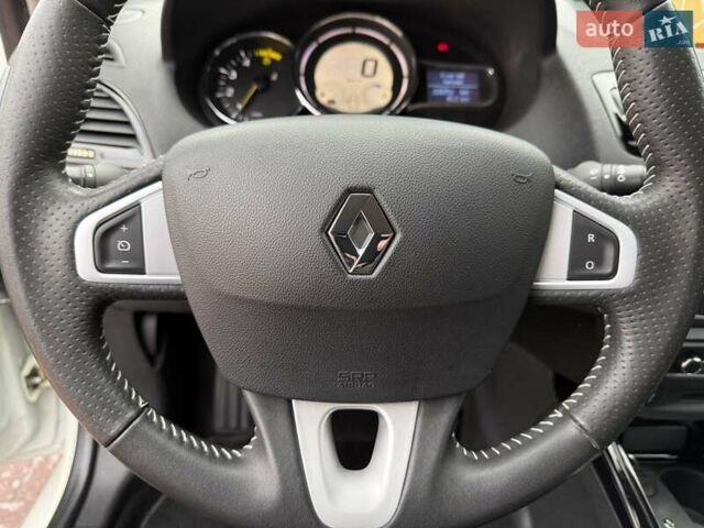 Білий Рено Меган, об'ємом двигуна 1.5 л та пробігом 228 тис. км за 8999 $, фото 103 на Automoto.ua