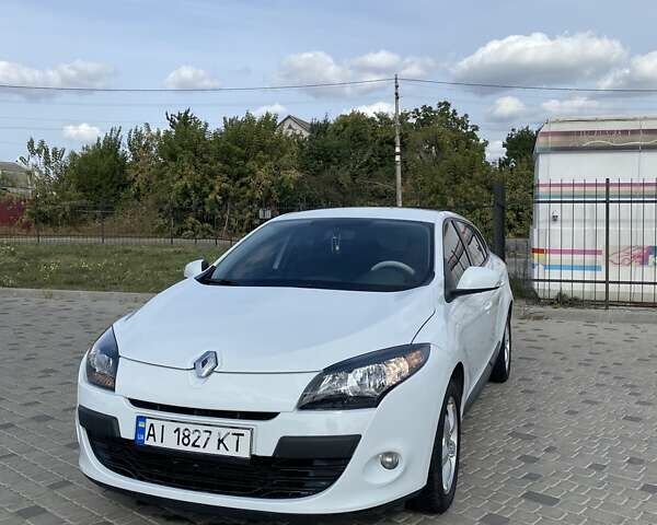 Білий Рено Меган, об'ємом двигуна 1.5 л та пробігом 303 тис. км за 7299 $, фото 3 на Automoto.ua