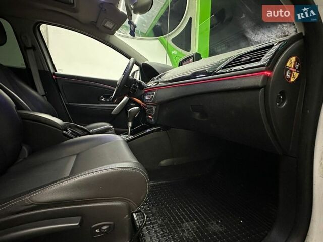 Белый Рено Меган, объемом двигателя 1.5 л и пробегом 286 тыс. км за 6999 $, фото 12 на Automoto.ua