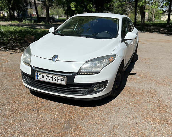 Білий Рено Меган, об'ємом двигуна 1.46 л та пробігом 297 тис. км за 7200 $, фото 9 на Automoto.ua