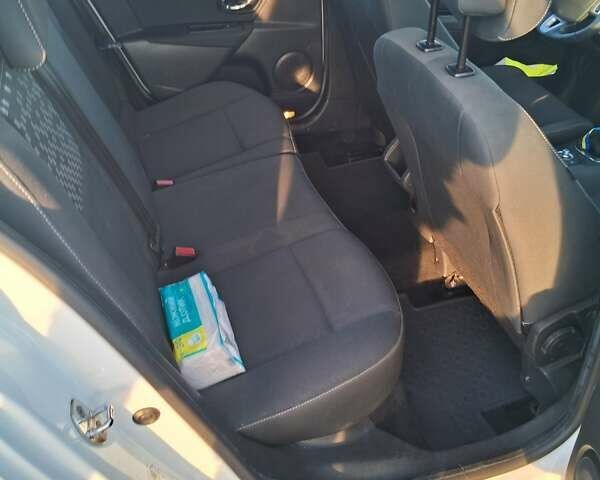 Белый Рено Меган, объемом двигателя 1.46 л и пробегом 331 тыс. км за 7350 $, фото 3 на Automoto.ua