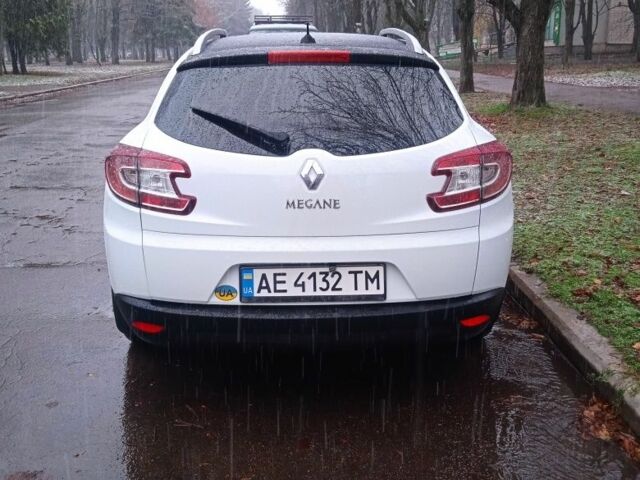 Белый Рено Меган, объемом двигателя 1.5 л и пробегом 297 тыс. км за 7000 $, фото 3 на Automoto.ua