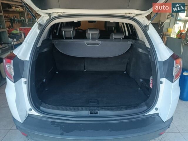 Белый Рено Меган, объемом двигателя 1.5 л и пробегом 248 тыс. км за 7200 $, фото 2 на Automoto.ua